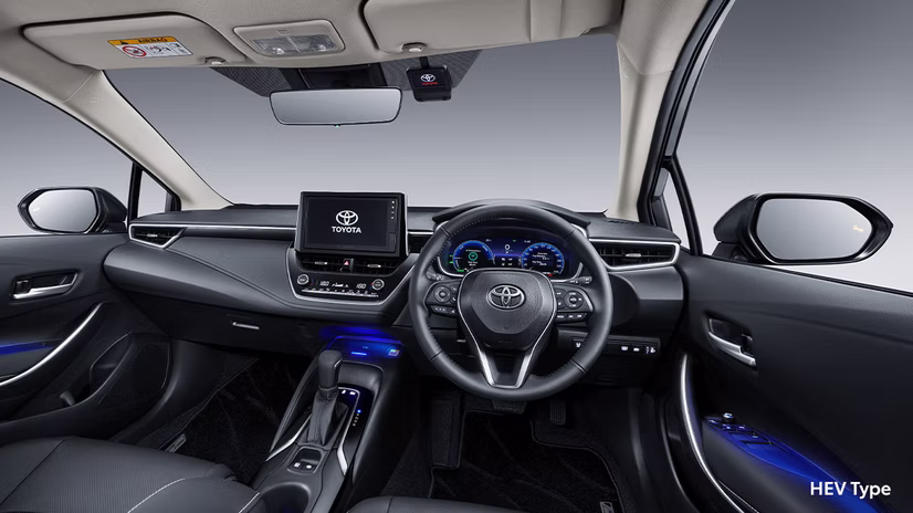 new-corolla-altis-hybrid-dashboard