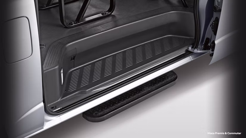 new-hiace-foot-step